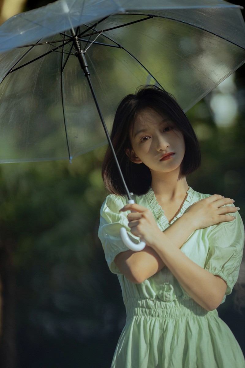 光和轻盈的夏日