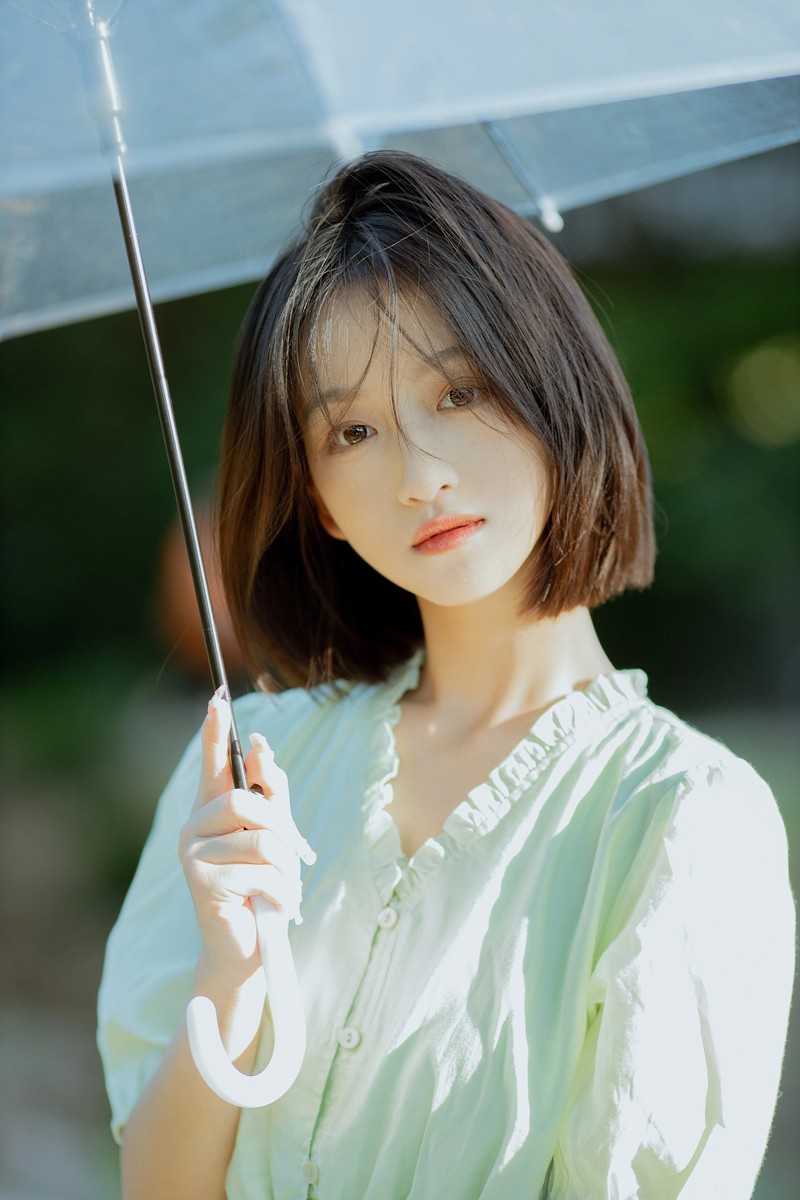 光和轻盈的夏日