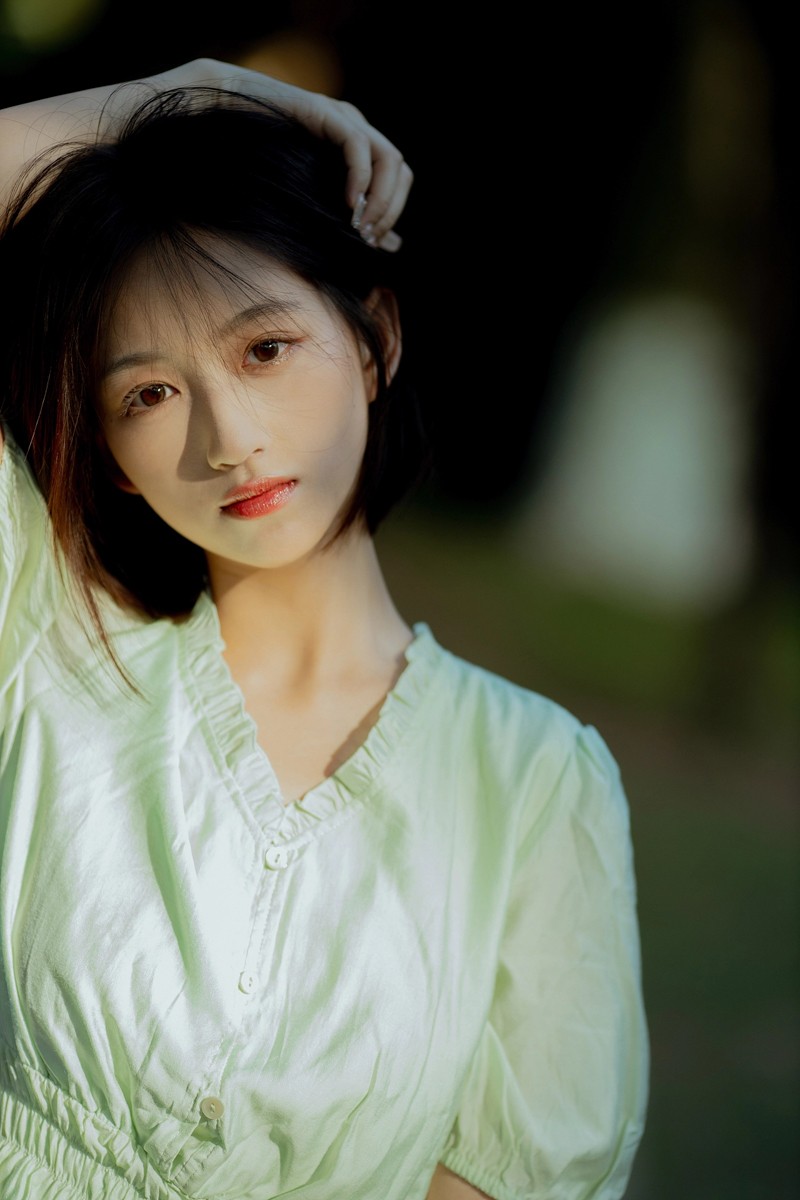 光和轻盈的夏日