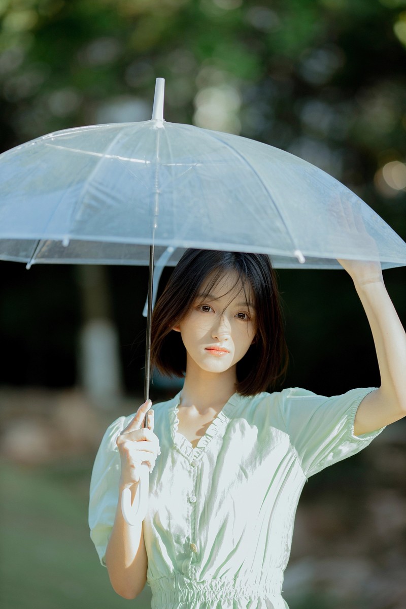 光和轻盈的夏日