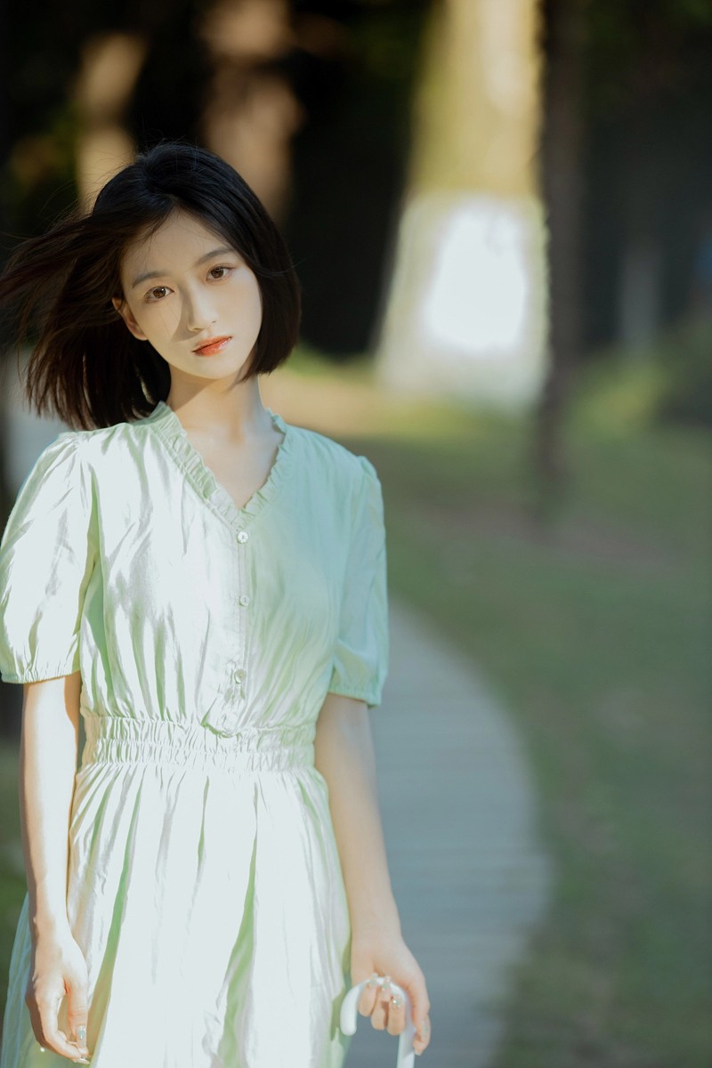光和轻盈的夏日