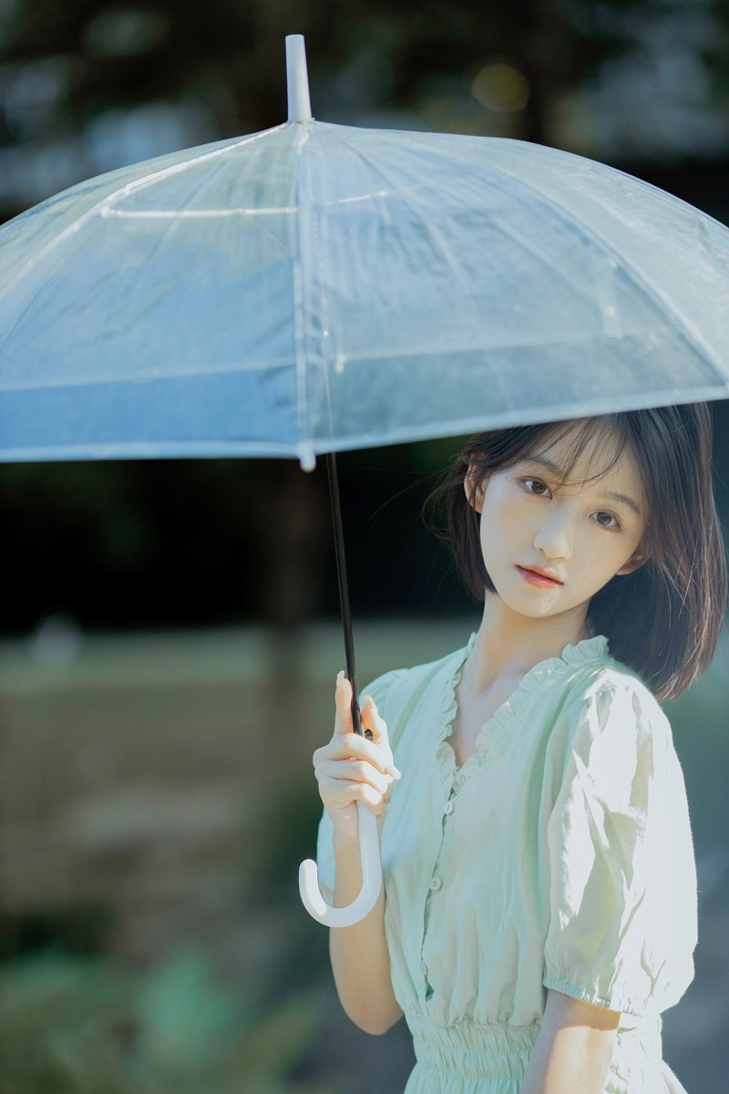 光和轻盈的夏日