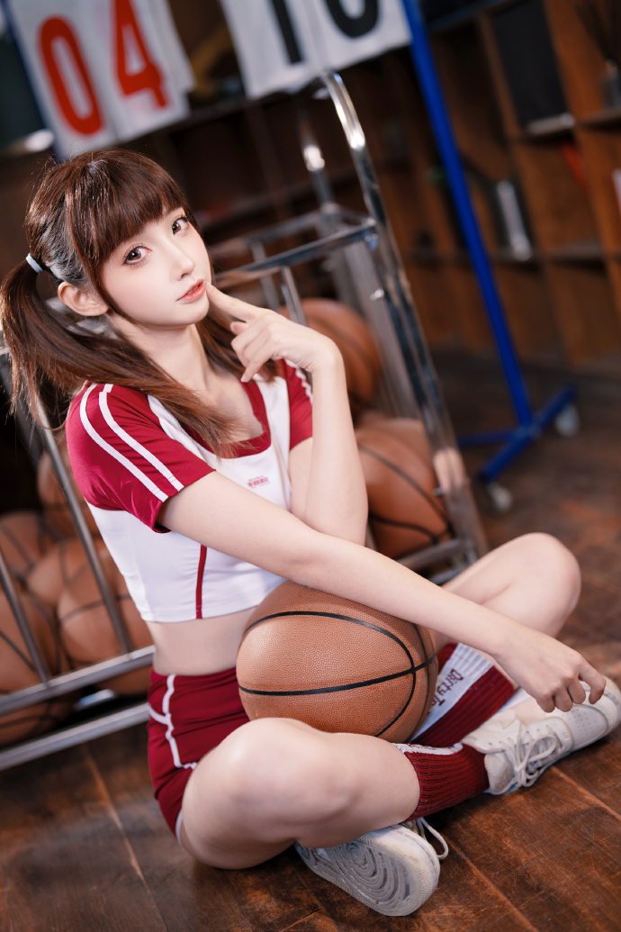 来点红红火火体操服～～