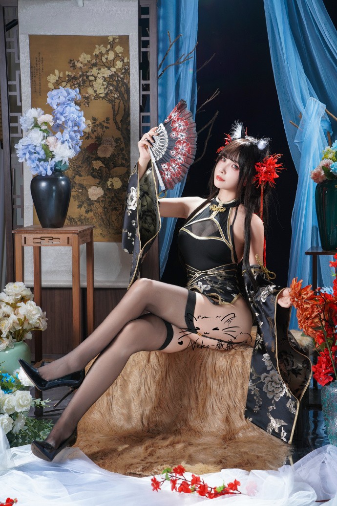 云想衣裳花想容，春风拂槛露华浓～