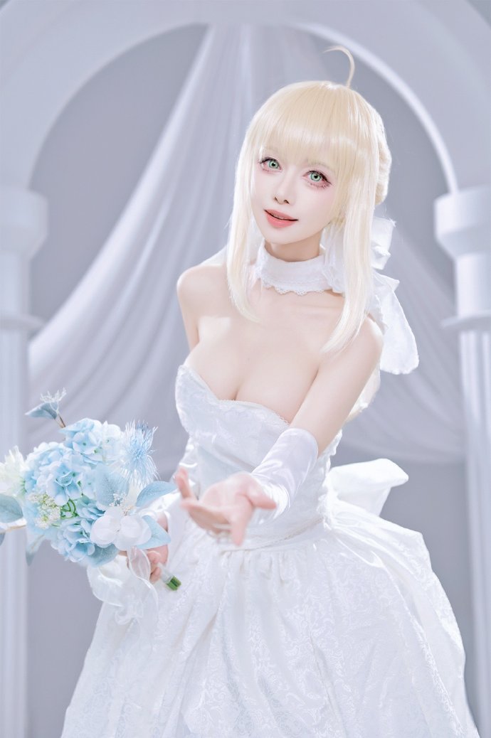 以前明明还一口一个老婆的！
