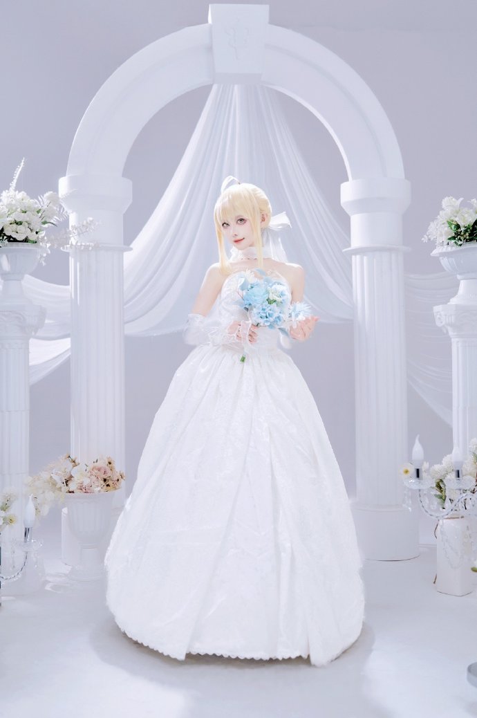 以前明明还一口一个老婆的！