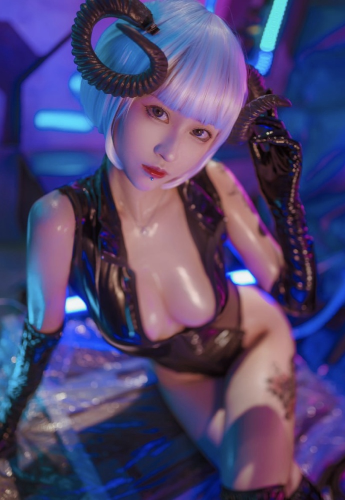 赛博朋克女朋友喜欢么