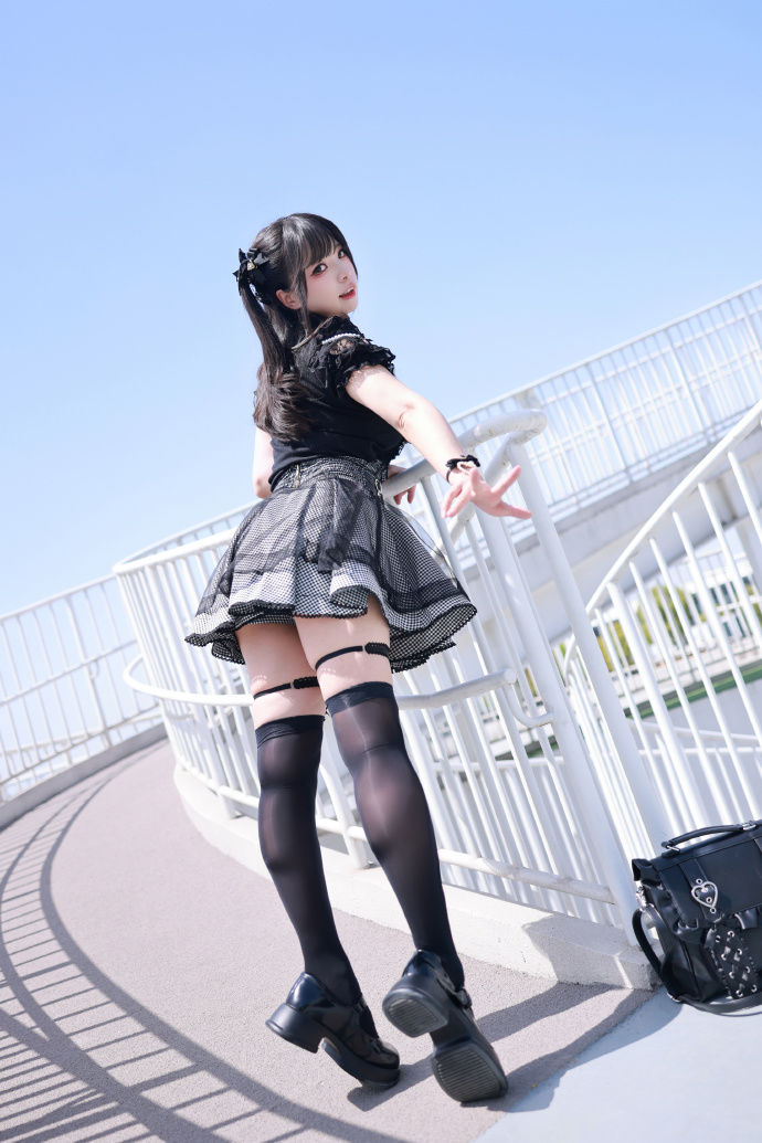 听到了吗！你的眼里只能有我！