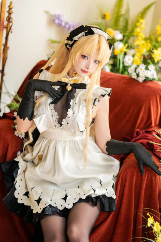 要是敢跟女仆队其他的人比较,我就戳了你的眼睛。-MOON