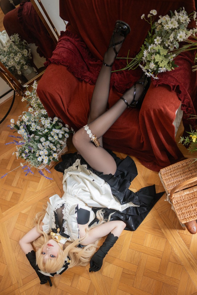 要是敢跟女仆队其他的人比较，我就戳了你的眼睛。