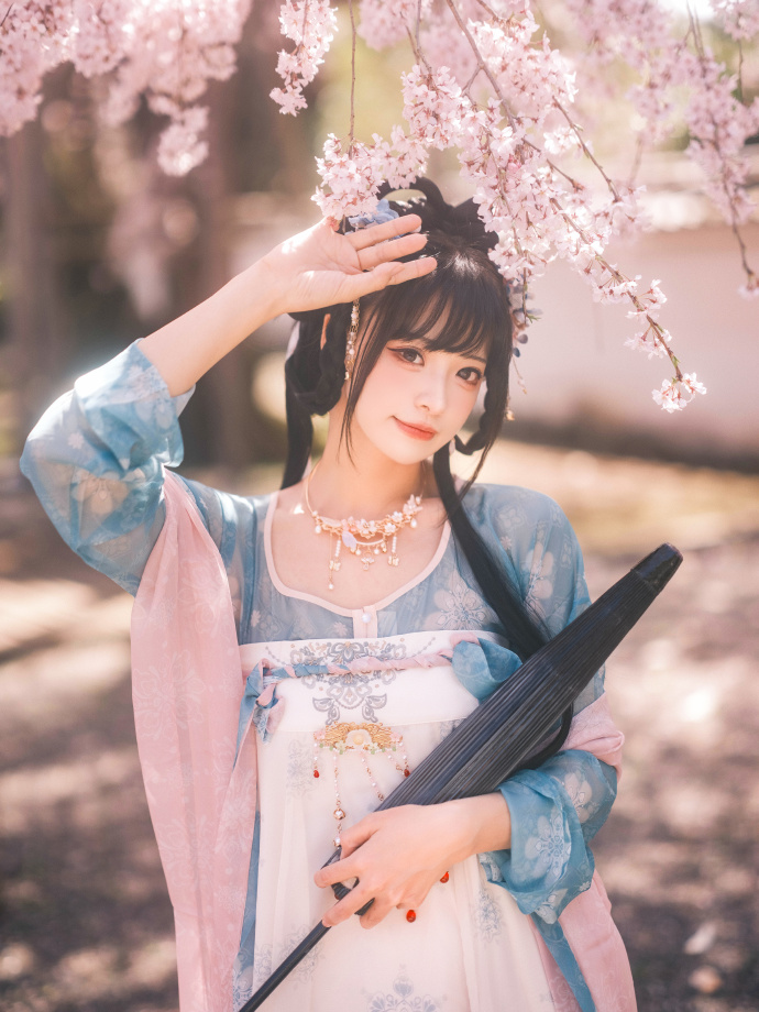 拍了汉服与樱花~