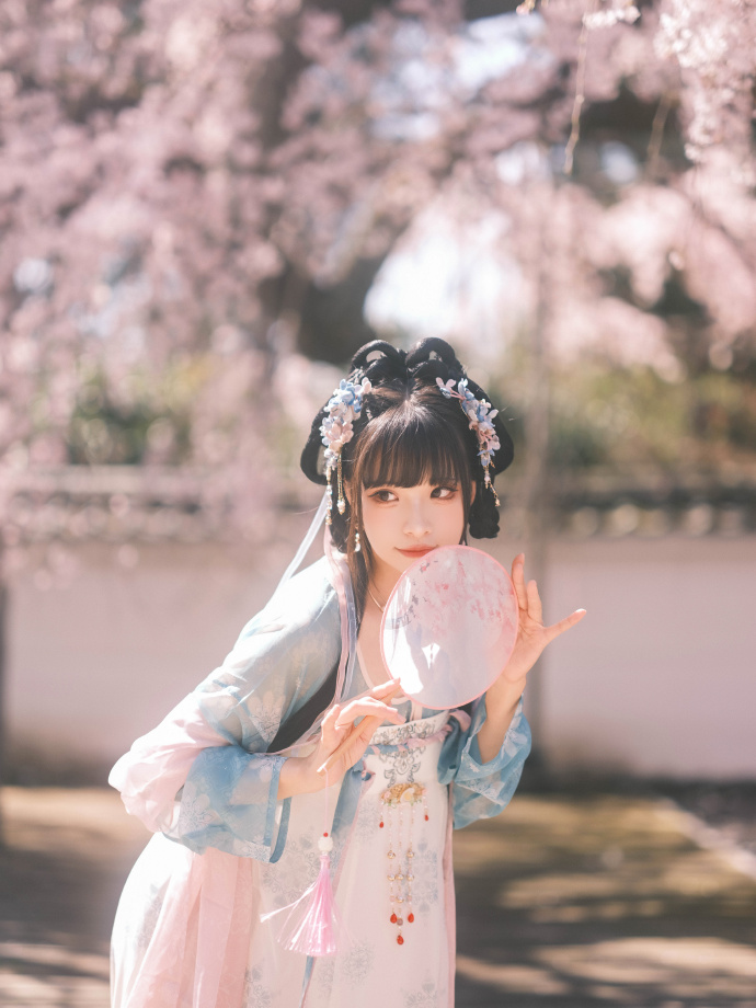 拍了汉服与樱花~