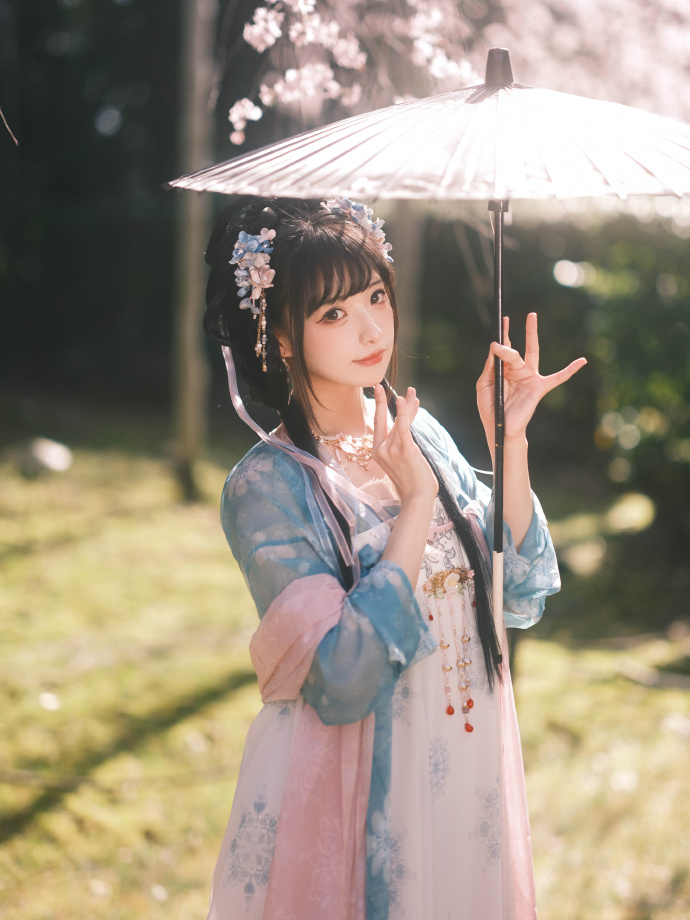 拍了汉服与樱花~
