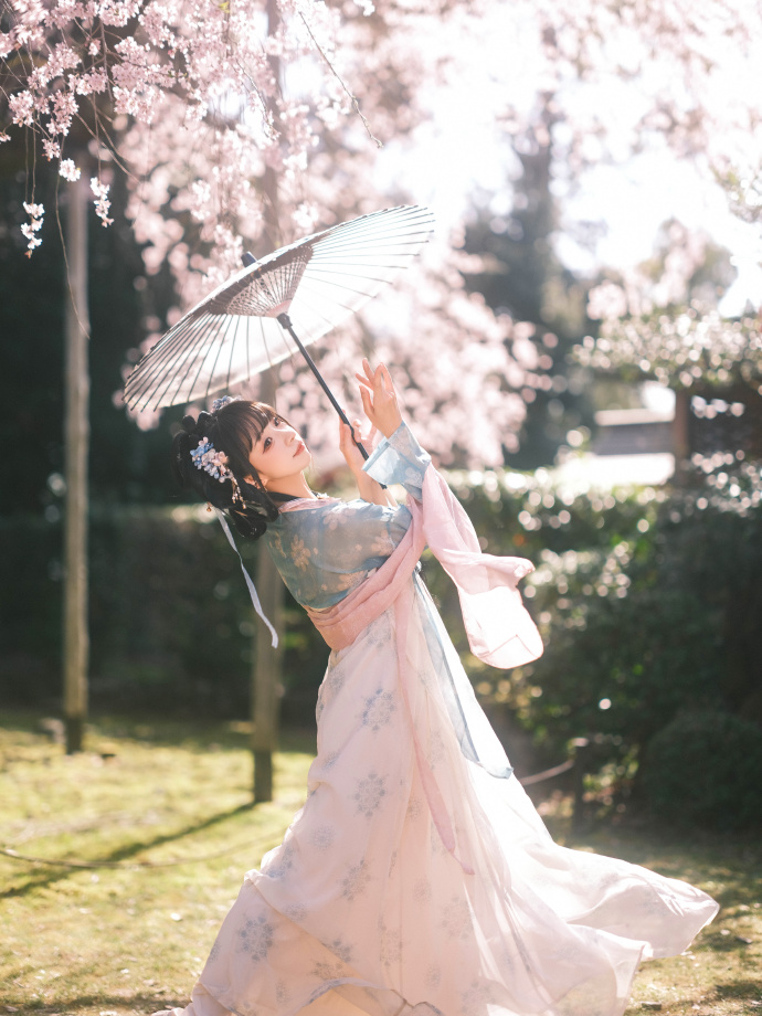 拍了汉服与樱花~