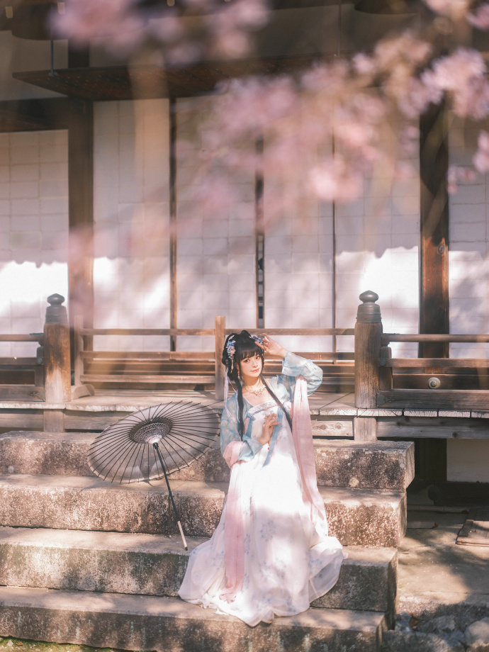 拍了汉服与樱花~